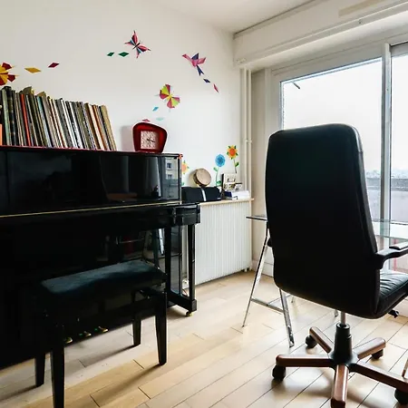 Bright Apt With Beautiful View In Belleville *