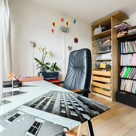 Bright Apt With Beautiful View In Belleville * Paris