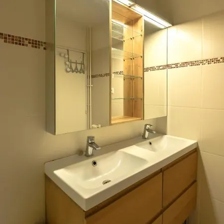 Bright Apt With Beautiful View In Belleville Апартаменты *