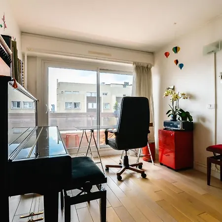 Apartment Bright Apt With Beautiful View In Belleville *